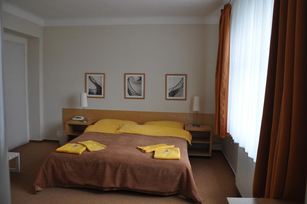 Lida Guest House Prague Room photo